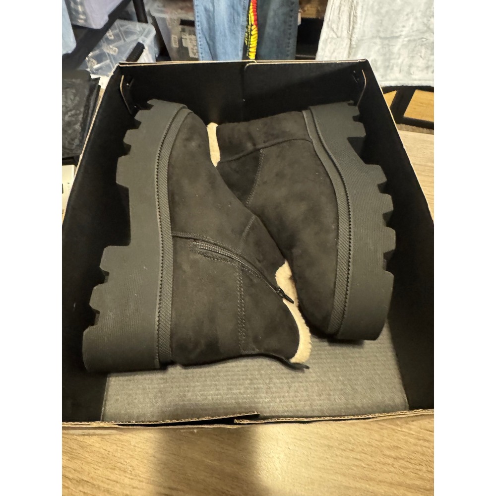 Madden Fortnee Black Faux Fur Platform Lug Sole Ankle Boots Womens 8.5 chunky